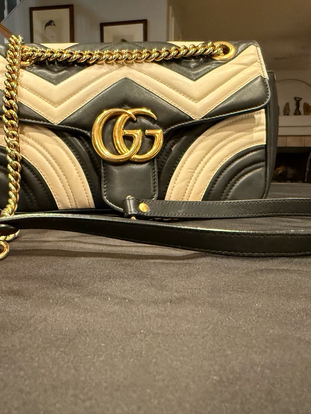 Gucci GG Marmont Chevron Shoulder Bag Black Cream Gold Chain Authenticated - Picture 6 of 16